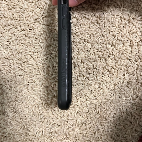 Gently used Salem Mitchell Wildflower IPhone 11 Pro Case - Picture 2 of 3
